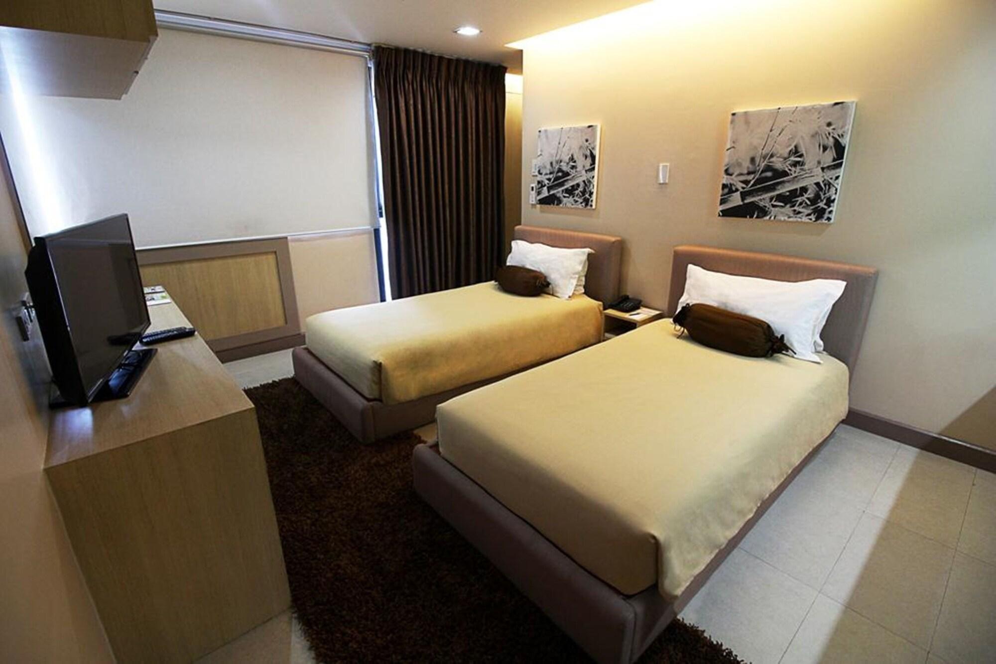 Bsa Twin Towers Aparthotel Mandaluyong ภายนอก รูปภาพ