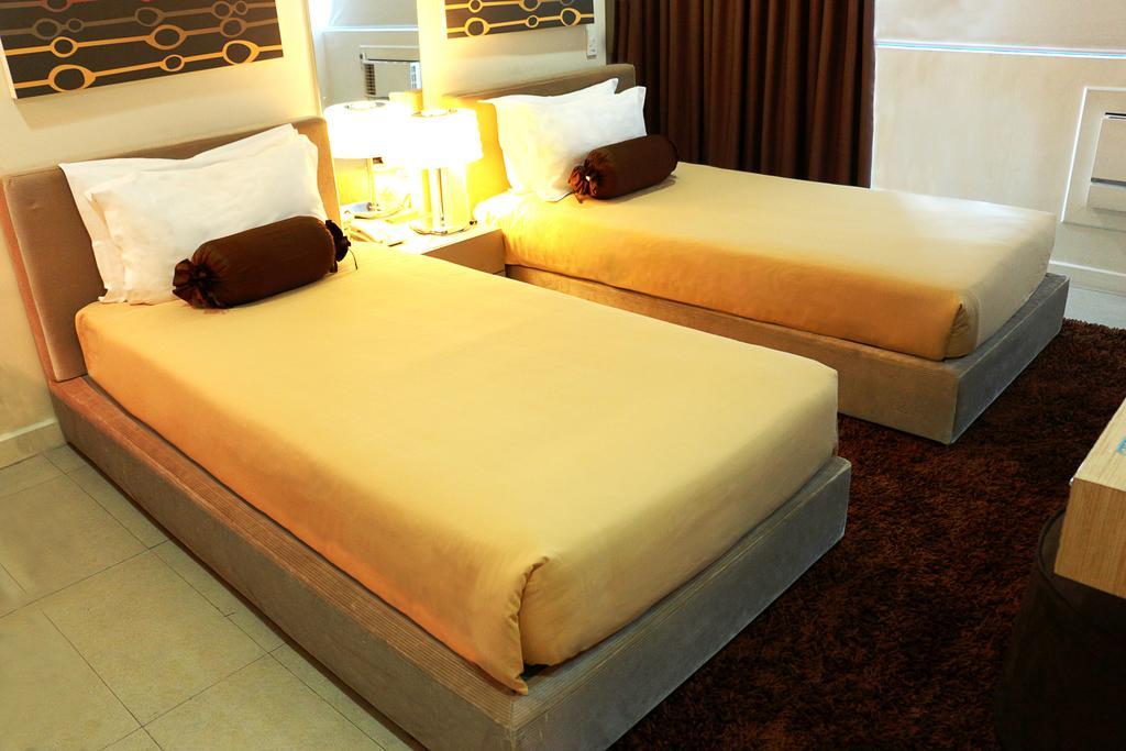 Bsa Twin Towers Aparthotel Mandaluyong ภายนอก รูปภาพ